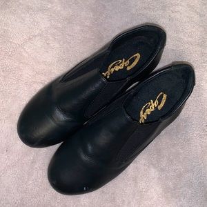 black leather capezio tap shoes in size 4